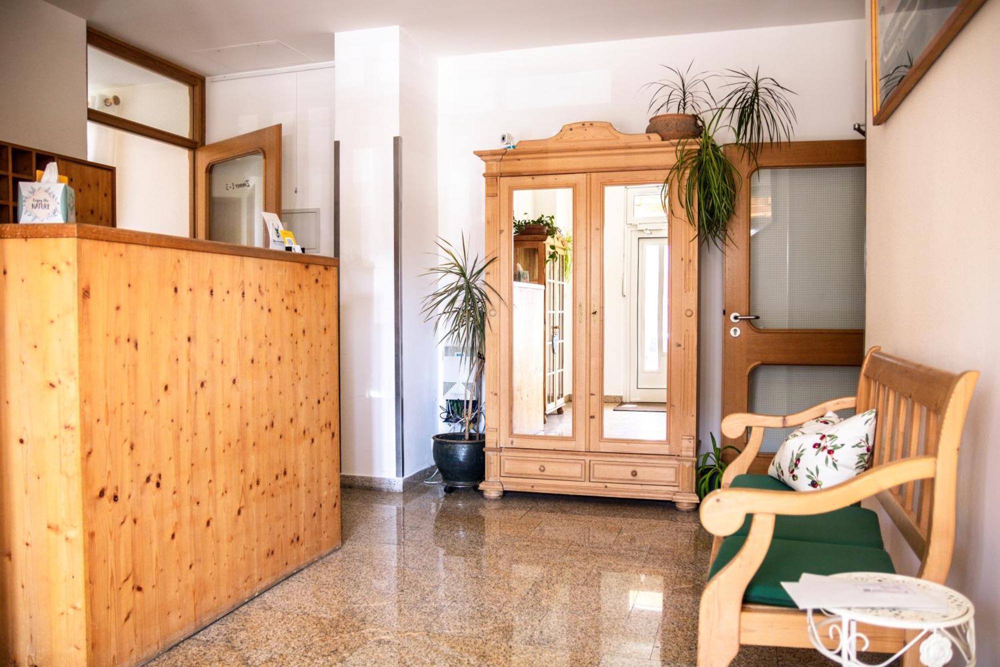 Wuermtalhof Pension & Wirtshaus Мюнхен Екстериор снимка